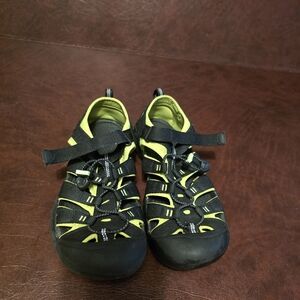 Keen Kids Black and Yellow Sandals